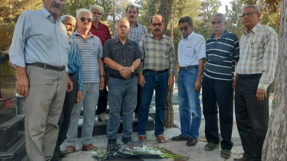 حضور فرهنگیان و فعالان صنفی استان کرمانشاه بر سر مزار هرمز گرجی2