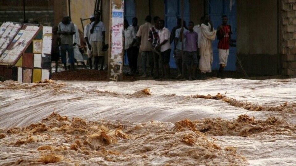 کشته و مفقود شدن بیش از 130 نفر بر اثر سیل در سودان 1