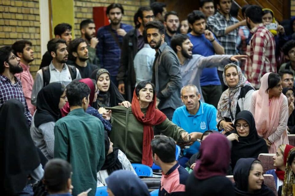 اخراج لیلا حسین زاده از دانشگاه