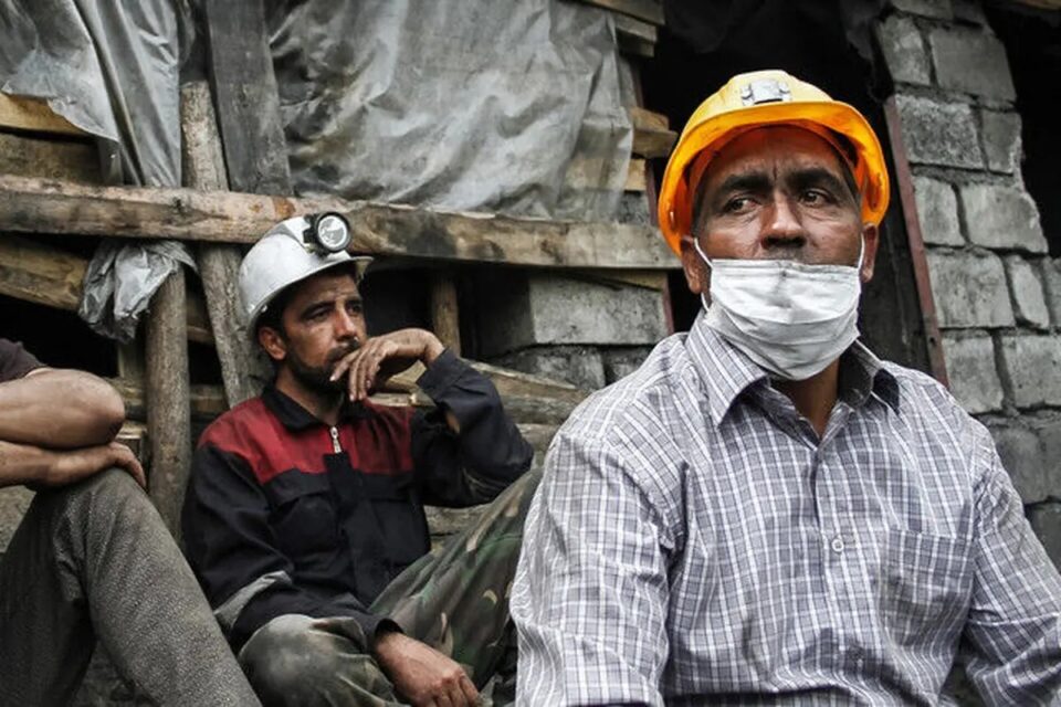 تداوم اعتراض کارگران بیکار شده تغلیظ مس درآلو برای پنجمین روز متوالی2