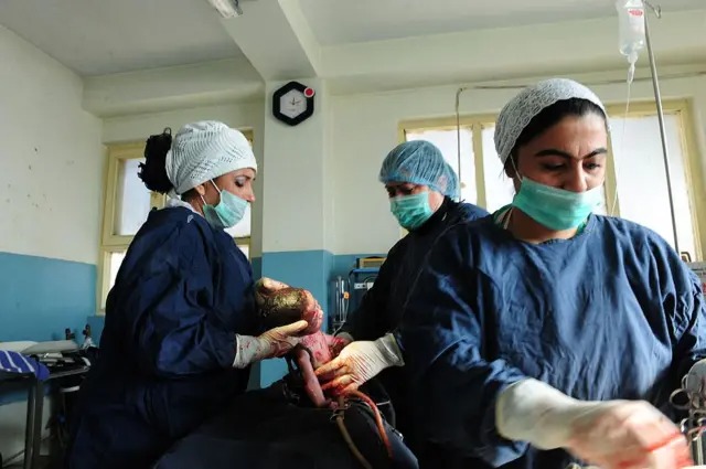 تظاهرات فعالان زنان علیه ممنوعیت آموزش در رشته های پرستاری2