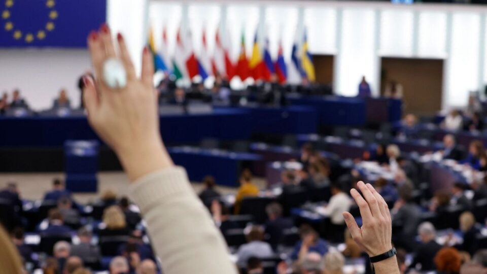 صدور قطعنامه توسط پارلمان اروپا علیه نقض حقوق بشر در ایران2