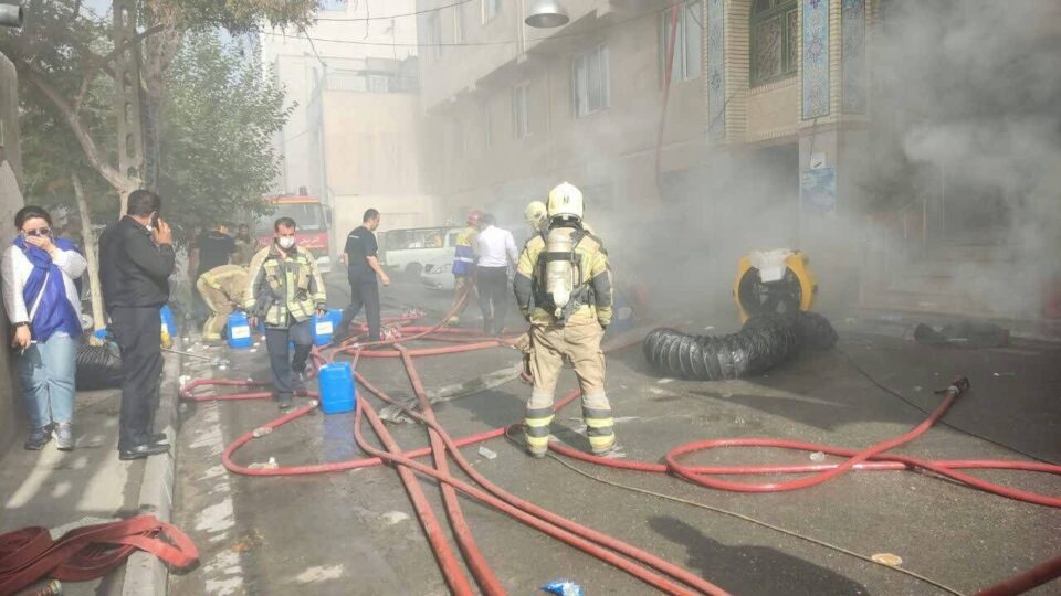 آتش‌سوزی در هنرستان دخترانه زنجان1