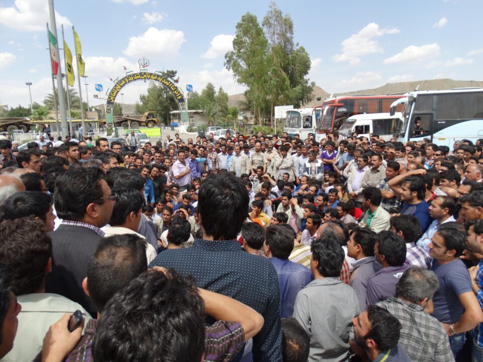 اعتراض کارگران کارخانه فریکو سیرجان4