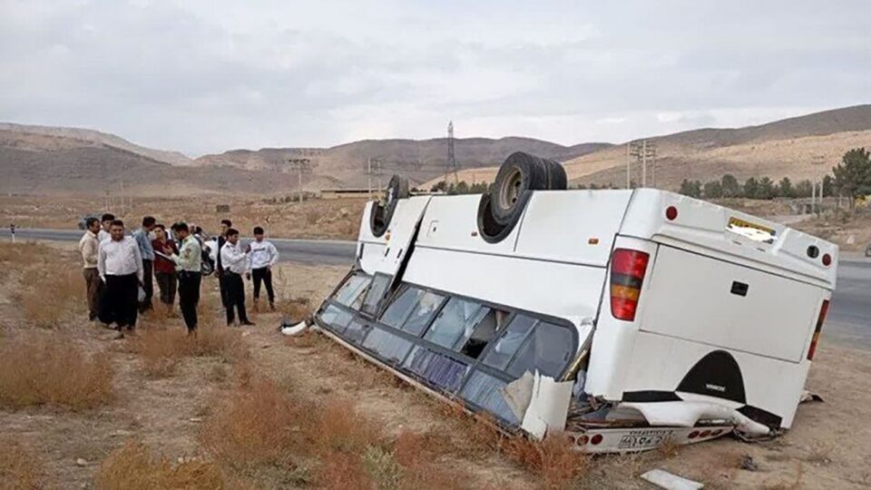 واژگونی مینی‌ بوس حامل کارگران در زنجان3