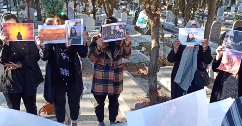 پیام جمعی از دادخواهان شهر سنندج‌ به مناسبت روز جهانی زن1
