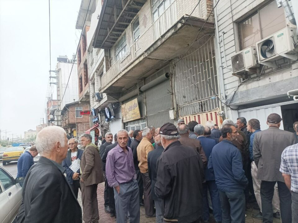 راهپیمایی و تجمع بازنشستگان فولاد در شهرهای مختلف