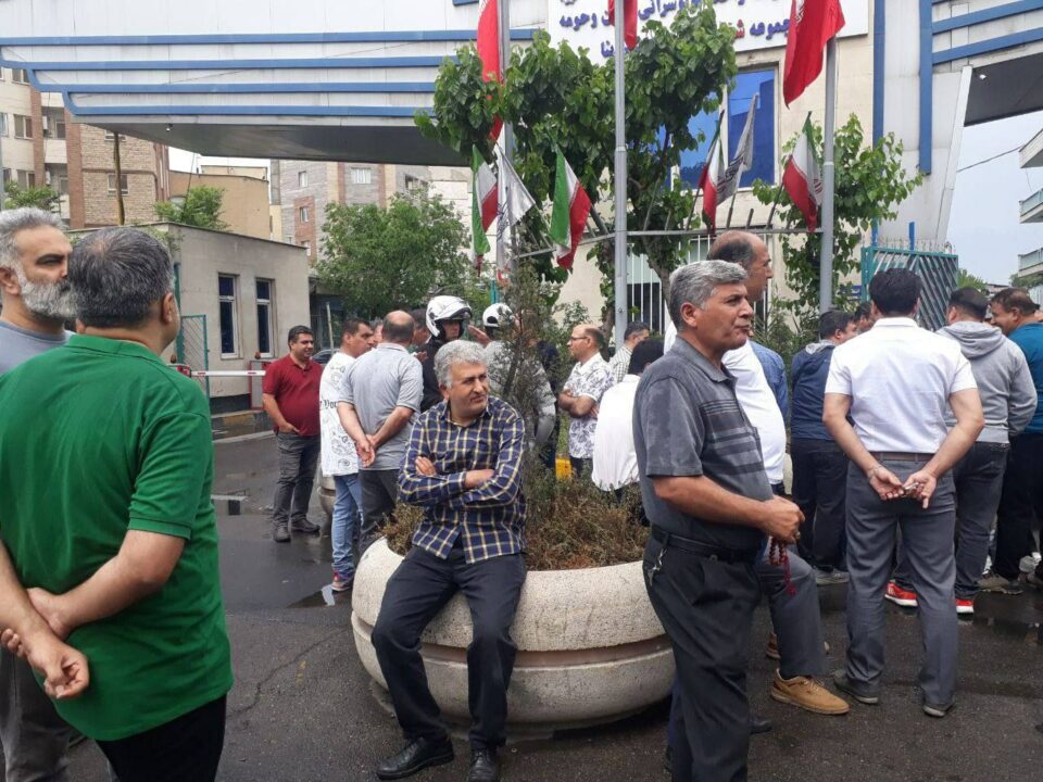 گردهمایی بازنشستگان شرکت واحد در سال 1403 مقابل اداره مرکزی1