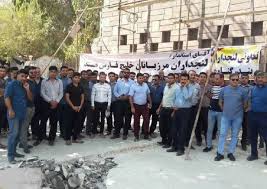 تجمع اعتراضی لنج‌داران صیادی و تجاری در بوشهر