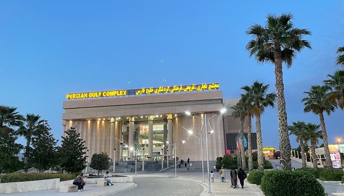 اعتراض و تجمع کاسبان مرکز خرید خلیج فارس در شیراز