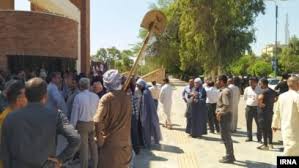 راهپیمایی بزرگ گندمکاران خوزستانی در مقابل استانداری