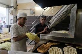 استمرار تجمع اعتراضی نانوایان در شهرهای رفسنجان،بجنورد و یزد