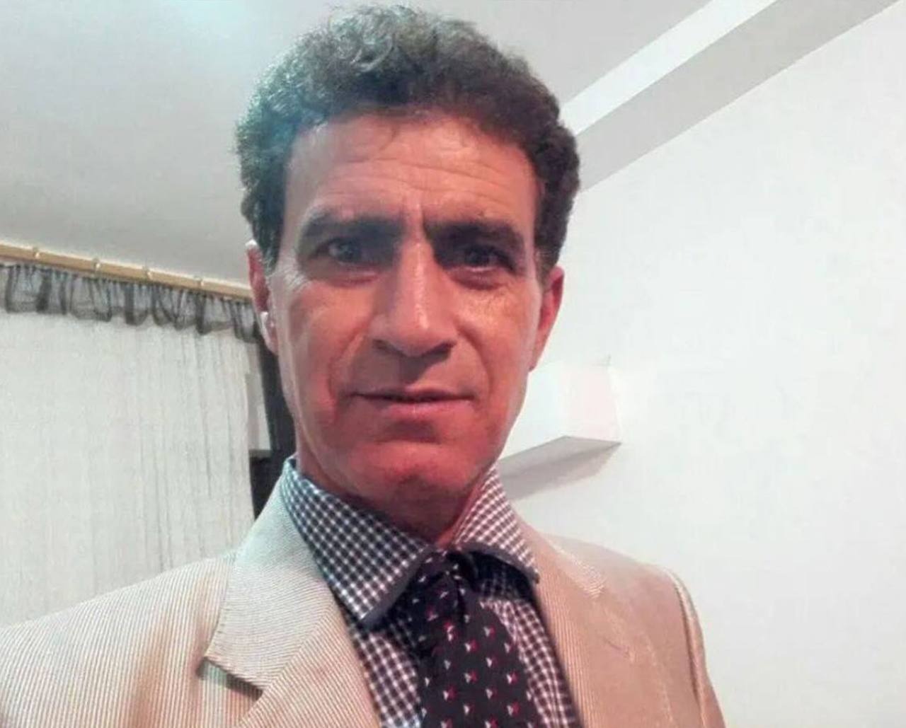 اعتصاب غذای اصغر امیرزادگان معلم و فعال صنفی در زندان فیروزآباد