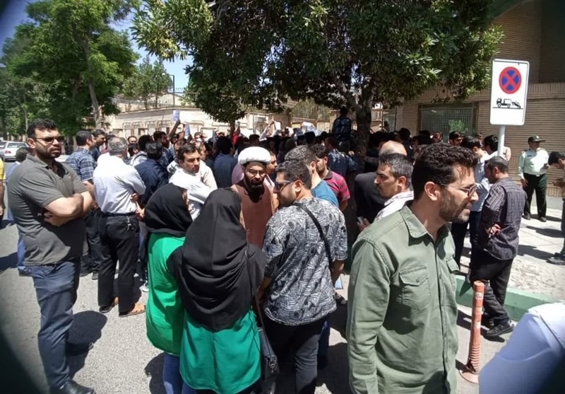 تجمع اعتراضی متقاضیان مسکن ملی در زنجان و کرمانشاه