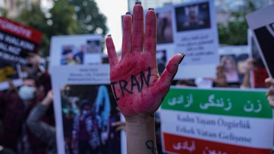 تجمع حامیان زن،زندگی،آزادی در اشتوتگارت علیه اعدامها در ایران 2
