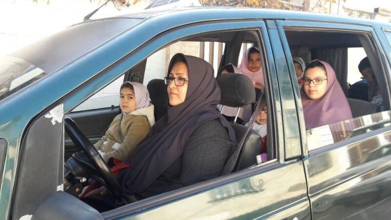 تجمع رانندگان زن سرویس مدارس دخترانه در قرچک