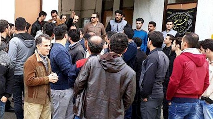 تداوم تجمع اعتراضی کارگران بازنشسته سهام‌دار ایران پوپلین رشت