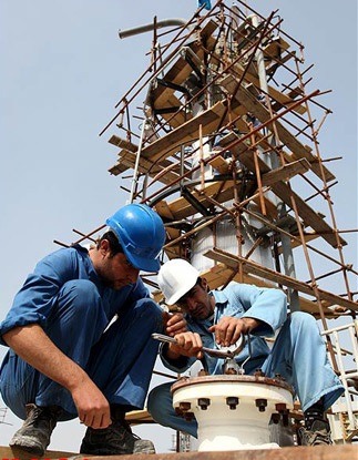 درخواست کارگران پیمانکاری واحد خدمات پتروشیمی جم برای تبدیل وضعیت
