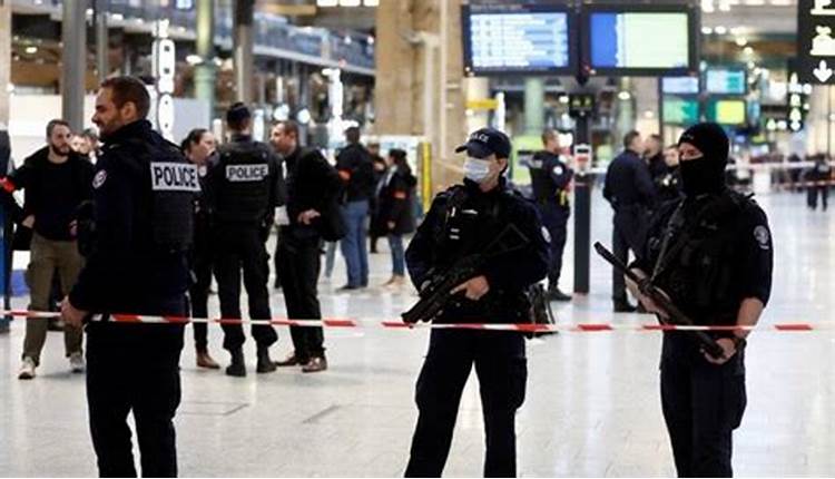 مجروح شدن 17 نفر در پی حمله با چاقو در ایستگاه مرکزی قطار هامبورگ
