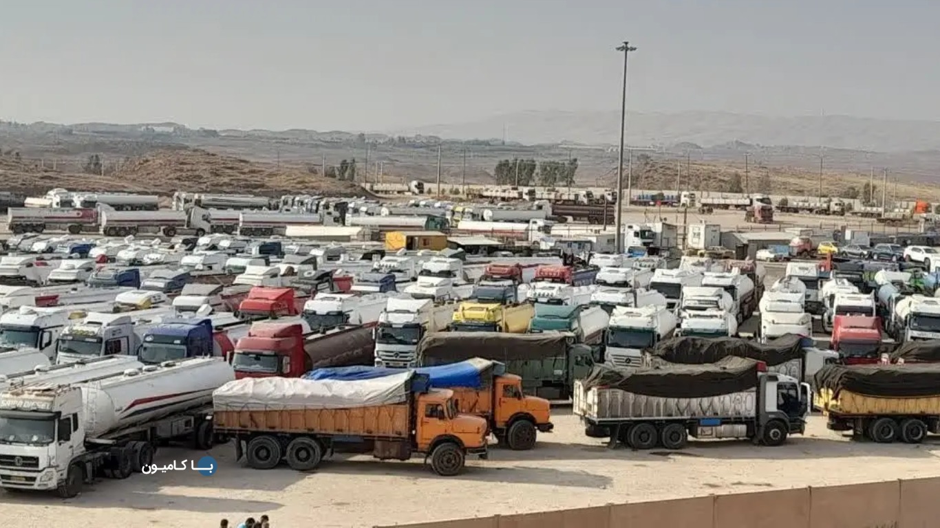 اعتراض رانندگان کامیون به تخلفات شرکت‌های حمل‌ونقل در بندر خمینی