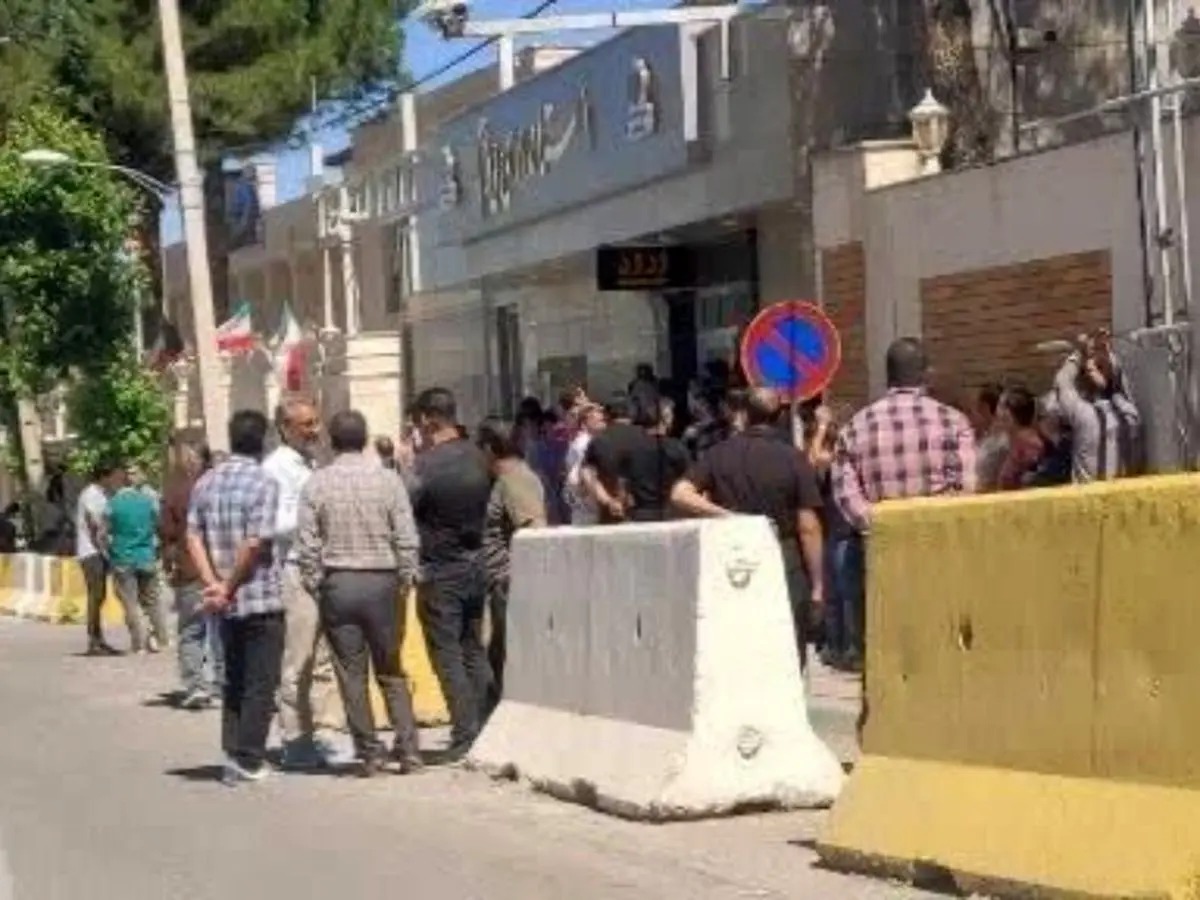 اعتراض کارگران بیکار شده کارخانه پویا نخ ایلام