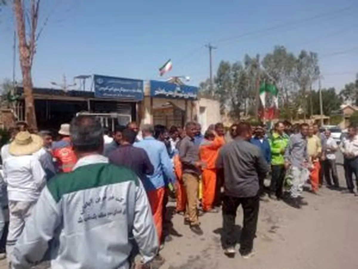 درخواست کارگران شهرداری بندر ماهشهر برای پرداخت حقوق عقب‌افتاده