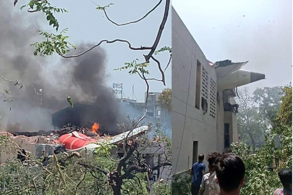 سقوط مرگبار هواپیمای مسافربری در هند2