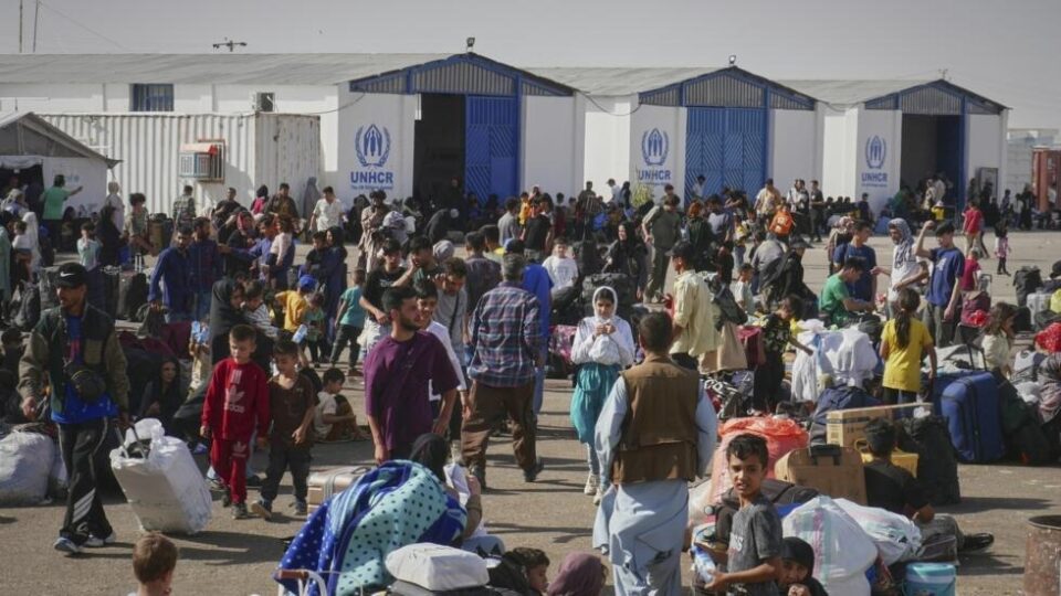 اخراج بیش از 230 هزار مهاجر افغانستانی در یک ماه توسط ایران