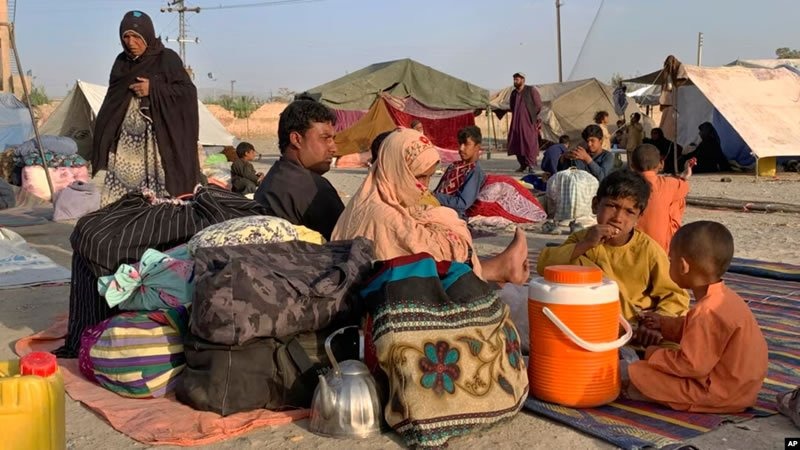 تداوم کمک‌ ها و همیاری شهروندان بلوچ با مهاجران افغان در زاهدان