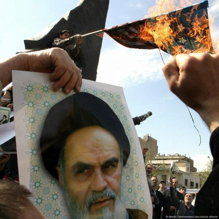 درخواست 180 چهره دانشگاهی برای تغییر سیاست جمهوری اسلامی